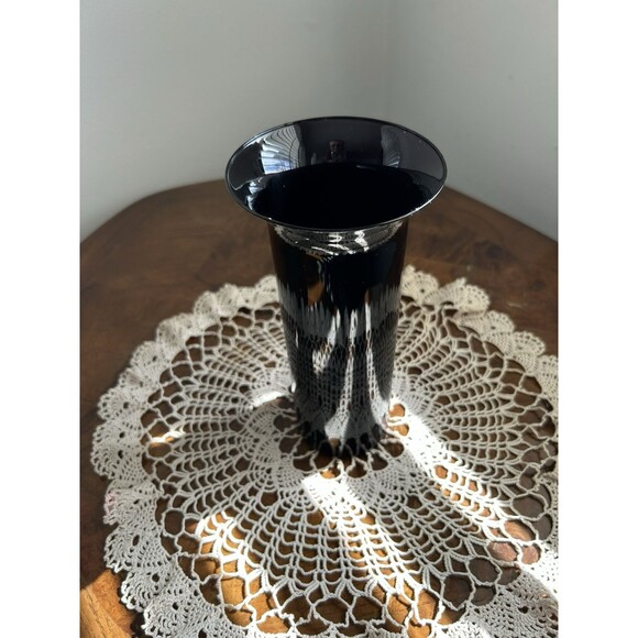 19th CENTURY, BLACK AMETHYST FLUTED VASE, 8.75Hx4W, Blown, Very Elegant - Picture 4 of 5